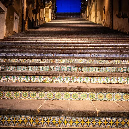 Attico Sulla Scalinata Di Dom wakacyjny Caltagirone