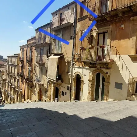 Holiday home Attico Con Balcone Sulla Scalinata Di Caltagirone, Con Vista Mozzafiato, Cucina Attrezzata E Ottima Connessione Wi-fi